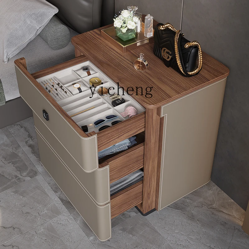 Szafka nocna ze skóry siodłowe – Storage & Organization recenzja i cena